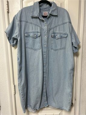 Levi's Light Blue Denim Button-Front Shirt